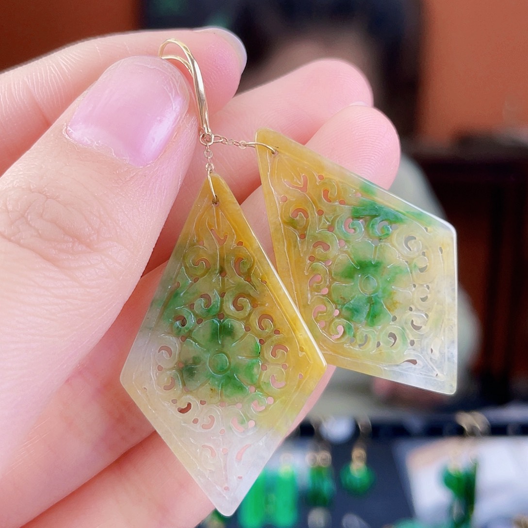 翡翠18K金镶嵌耳饰
