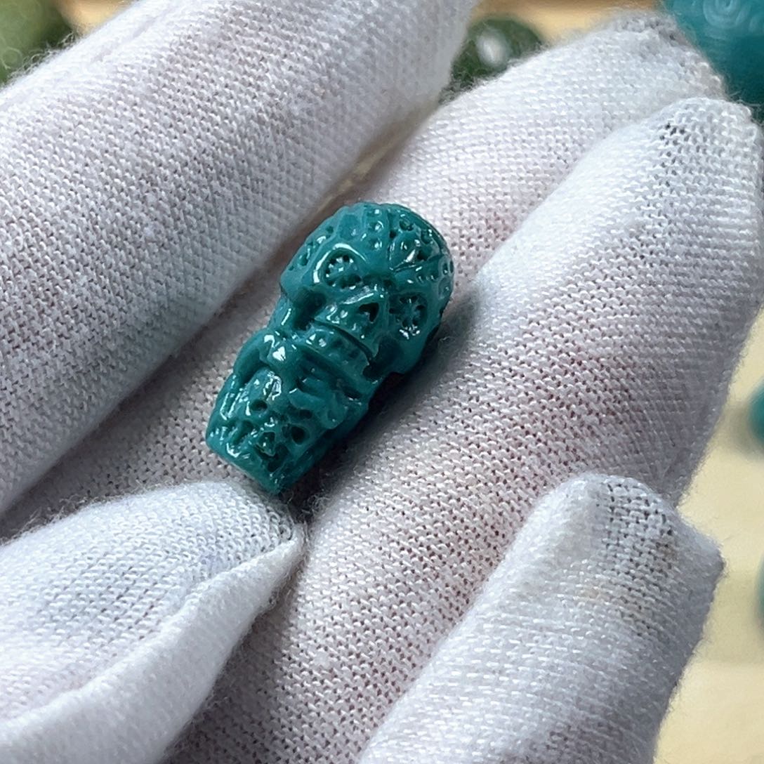 绿松石未镶嵌骷髅头