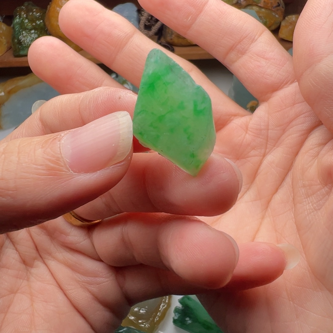 未镶嵌定制翡翠不包工