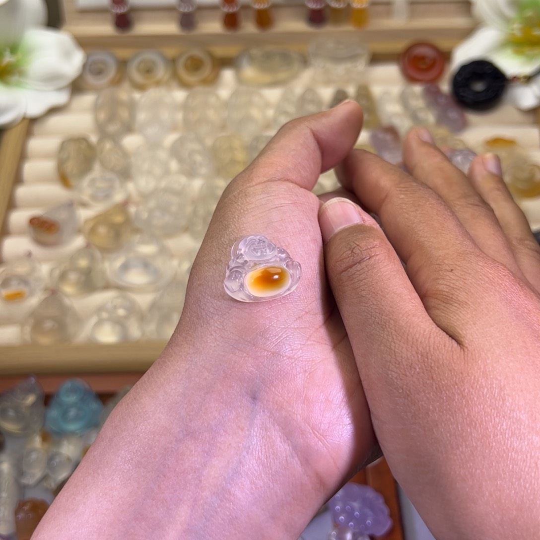 玛瑙/玉髓颈饰未镶嵌夏****?