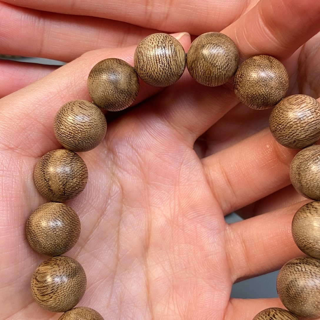 沉香手串天然野菩萨棋1.35，16克，90