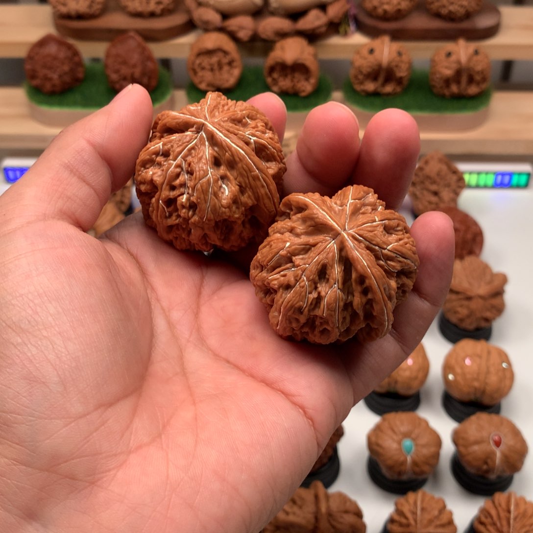 【闪购商品】吊坠文玩核桃希**哥隐隐约约