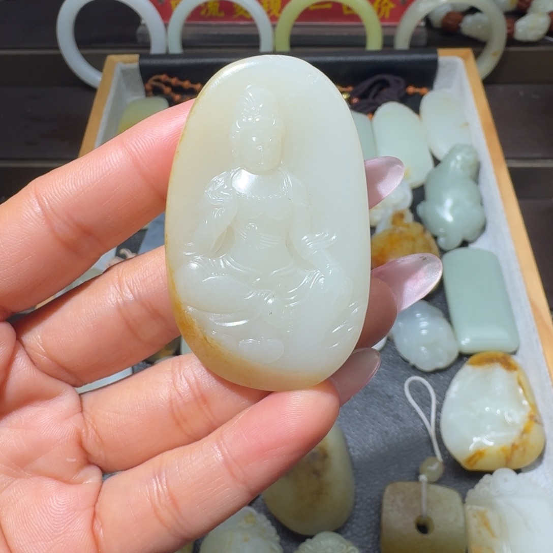 和田玉未镶嵌颈饰