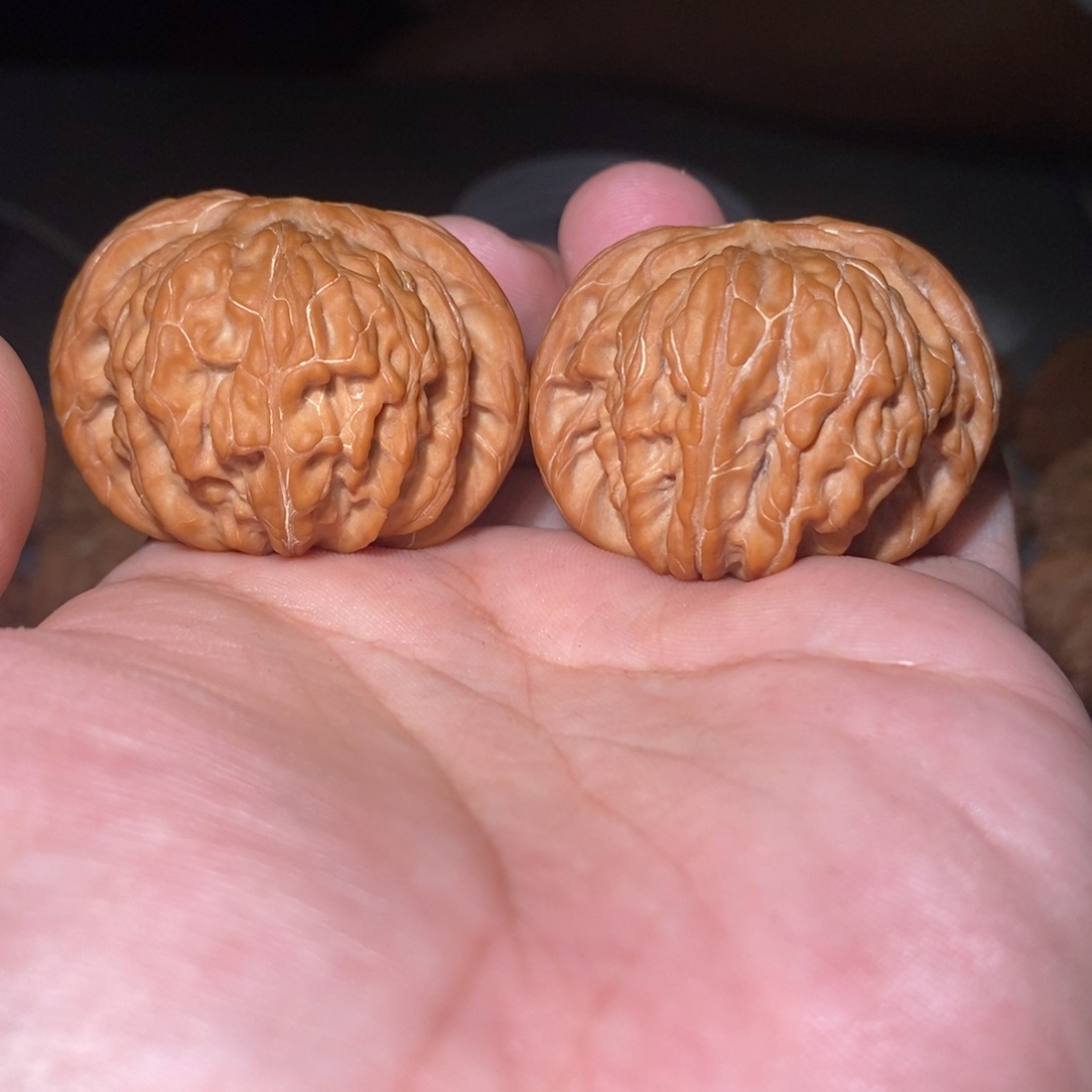 桃核吊坠43磨盘。    