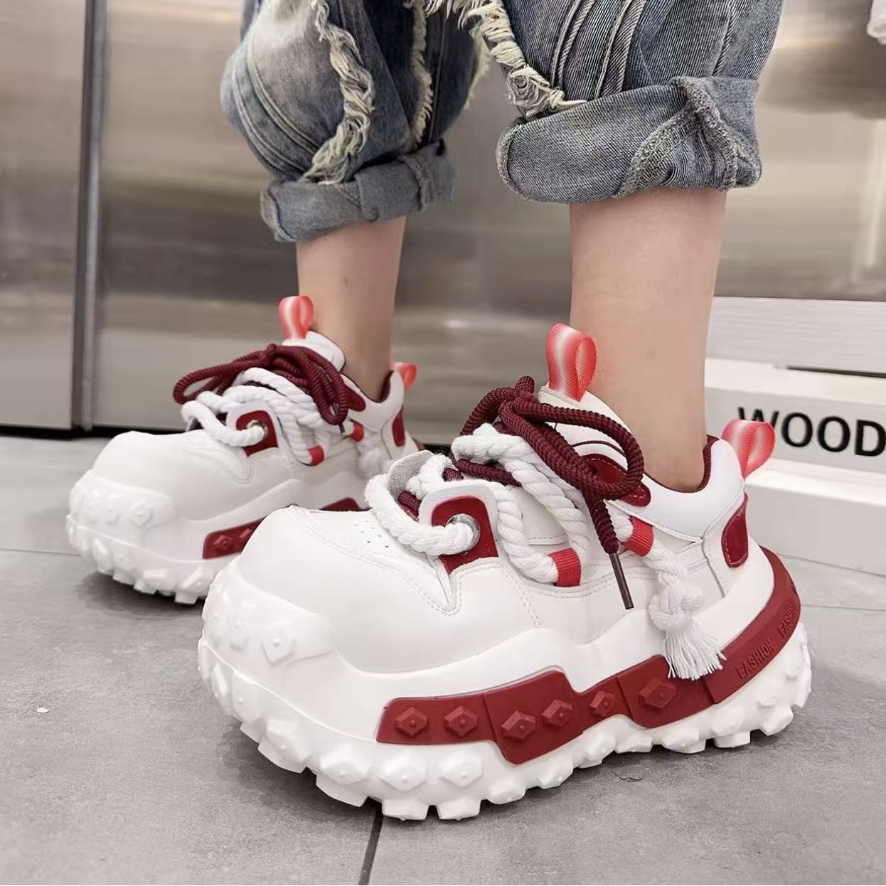 【苗】小白色女拼色厚底增高休闲鞋女韩版2025年新轮胎底运动休闲鞋