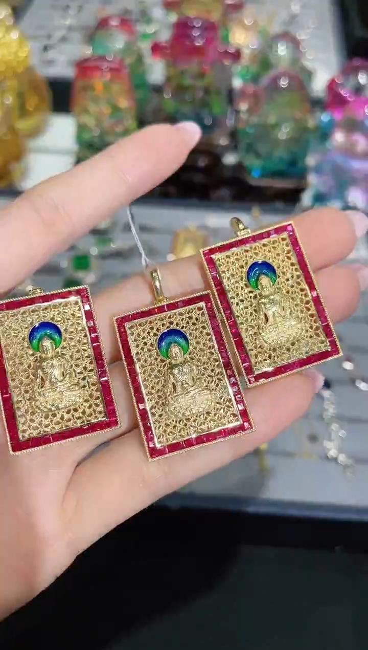 18K金镶嵌天然红宝石吊坠药师佛款（不含链）多样性发其一