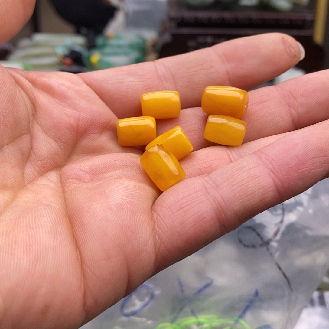 爱***起和田玉未镶嵌颈饰
