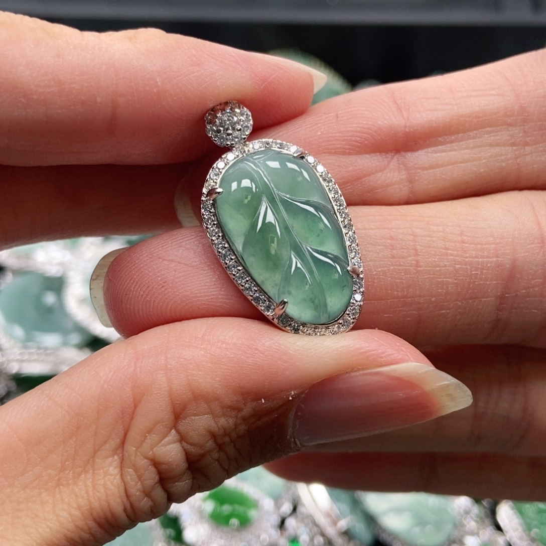 【闪购商品】翡翠吊坠(不含链)未镶嵌