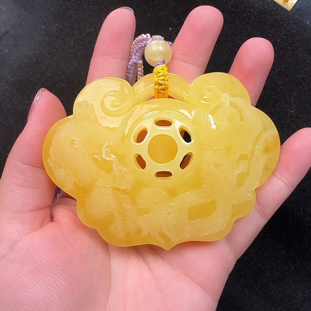 蜜蜡未镶嵌珠宝奇石