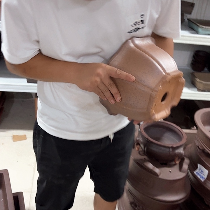 紫砂花盆紫砂的颜色很好看