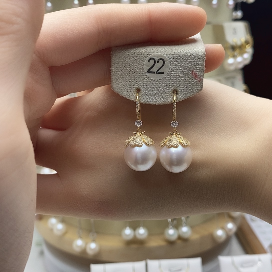 淡水珍珠银S925镶嵌耳饰