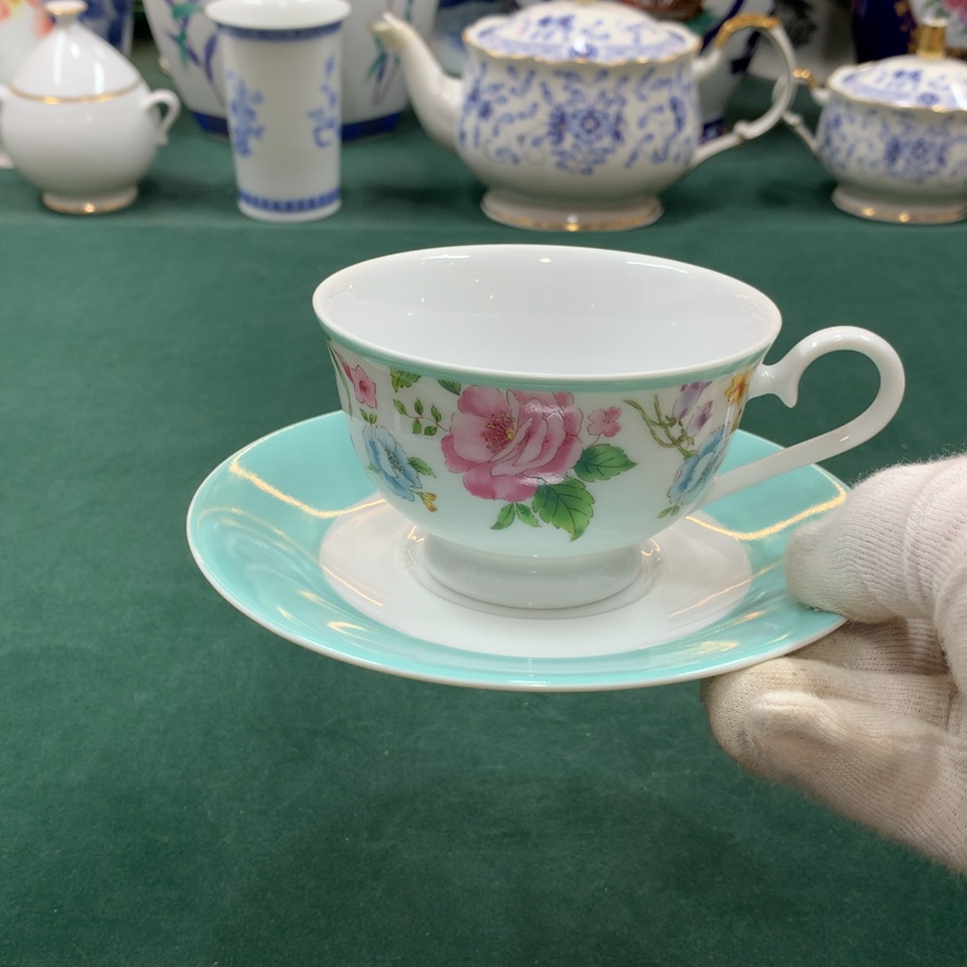 摆件全是大漂亮瓷器啊美美哒