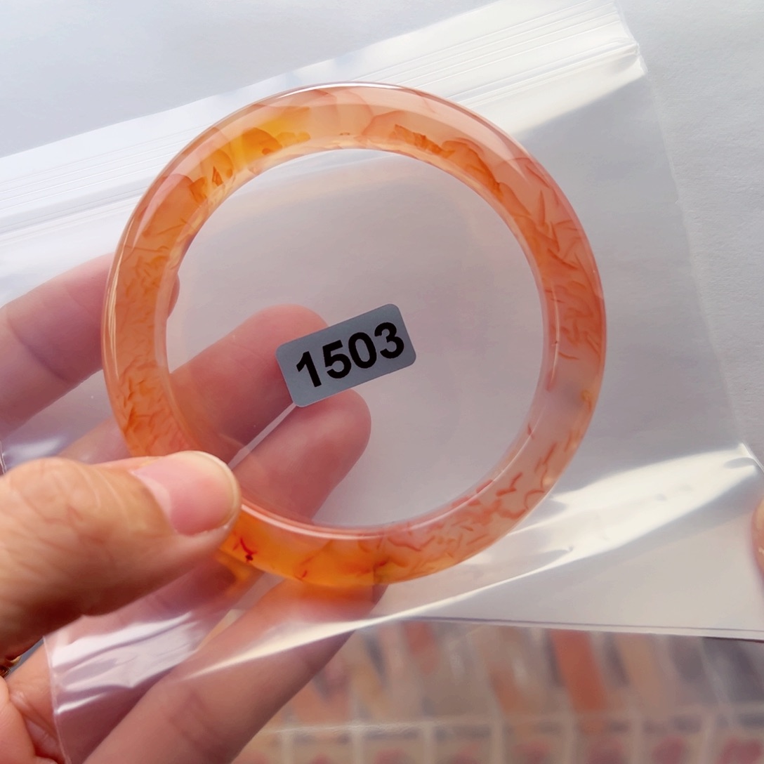 玛瑙/玉髓手镯未镶嵌3***人