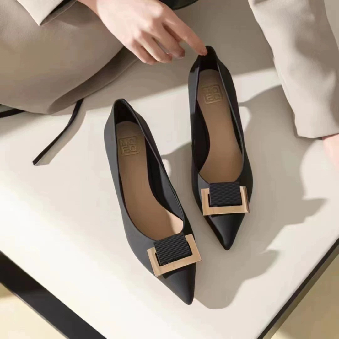 2025年春季新款时尚百搭低跟尖头通勤单鞋女小跟鞋62132