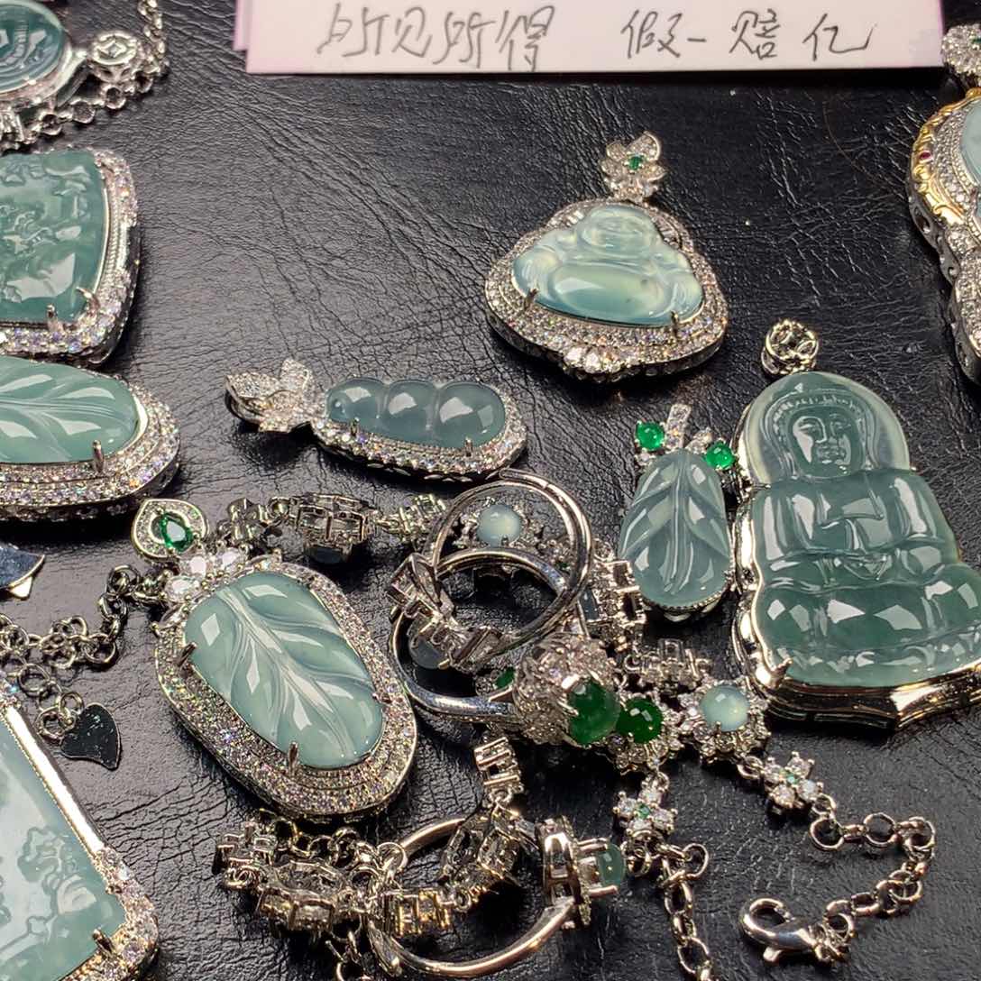 翡翠未镶嵌颈饰慌*葫芦