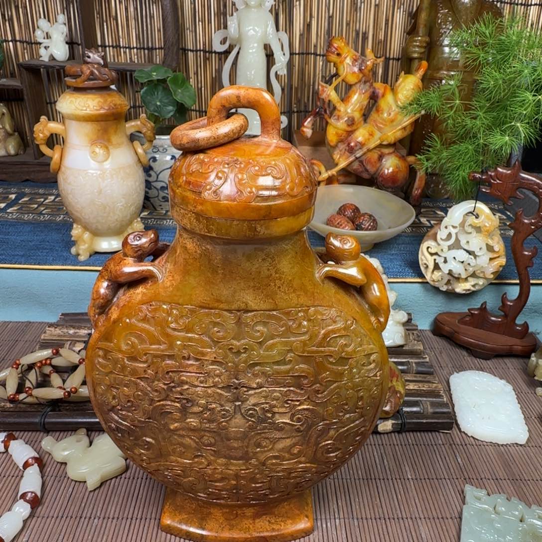 东***南和田玉（糖玉）未镶嵌挂件