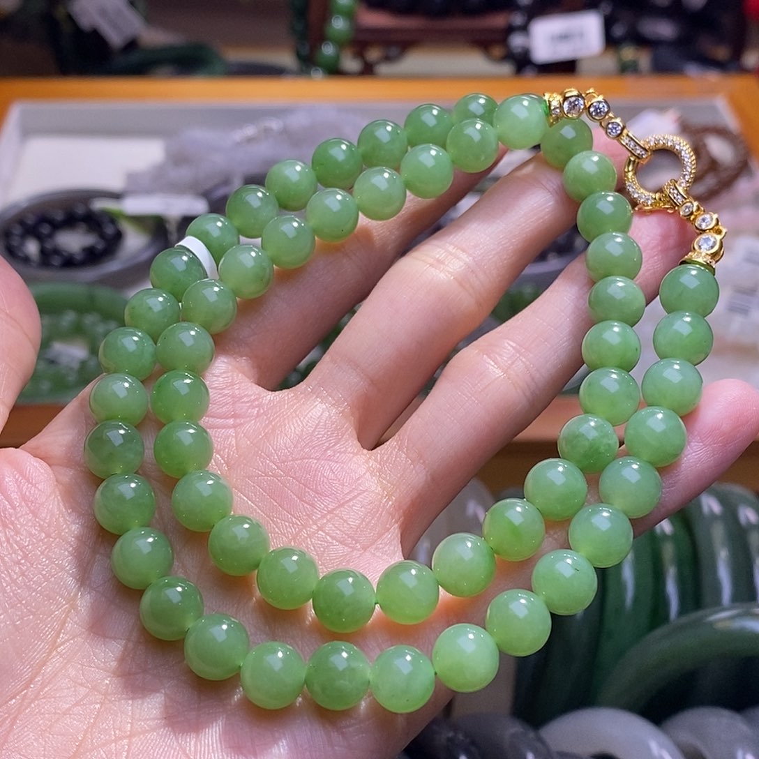 颈饰未镶嵌和田玉碧玉银镶乌兰海苹果绿妈妈链8MM