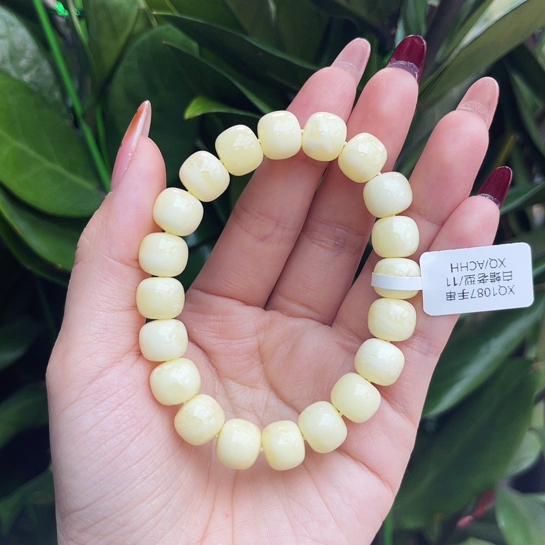 琥珀未镶嵌颈饰11m白蜡