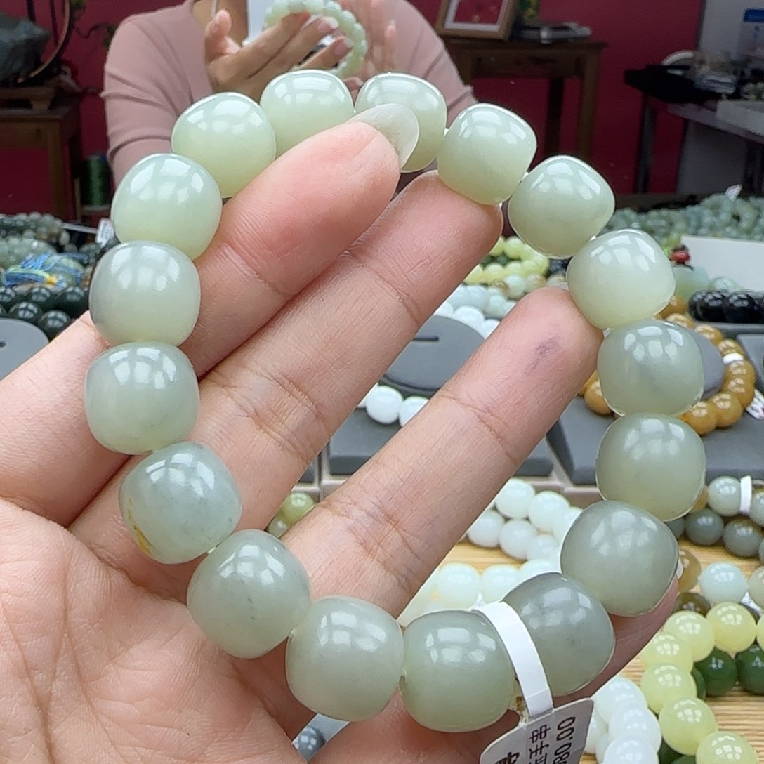 未镶嵌和田玉手链