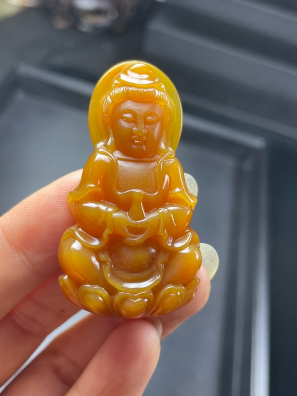 黄龙玉净瓶观音挂件