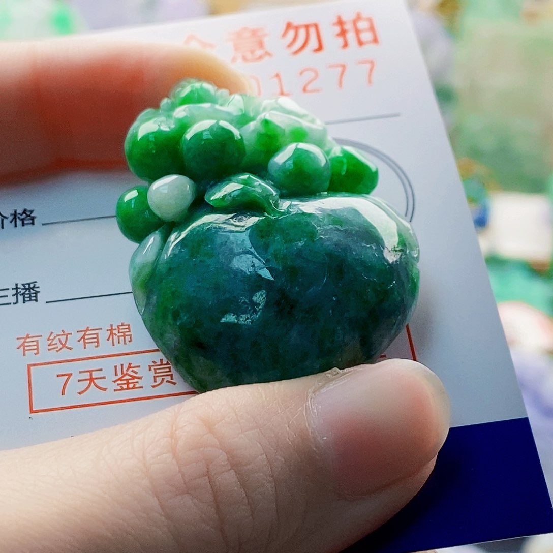 吊坠(不含链)未镶嵌翡翠