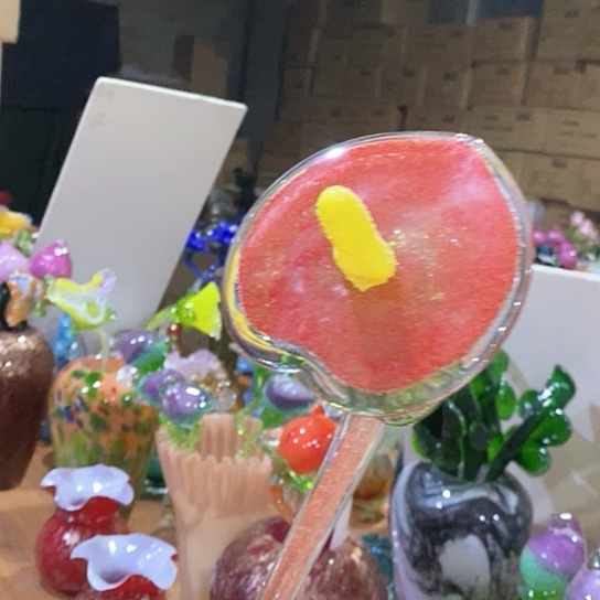 琉璃花瓶高45厘米宽9厘米