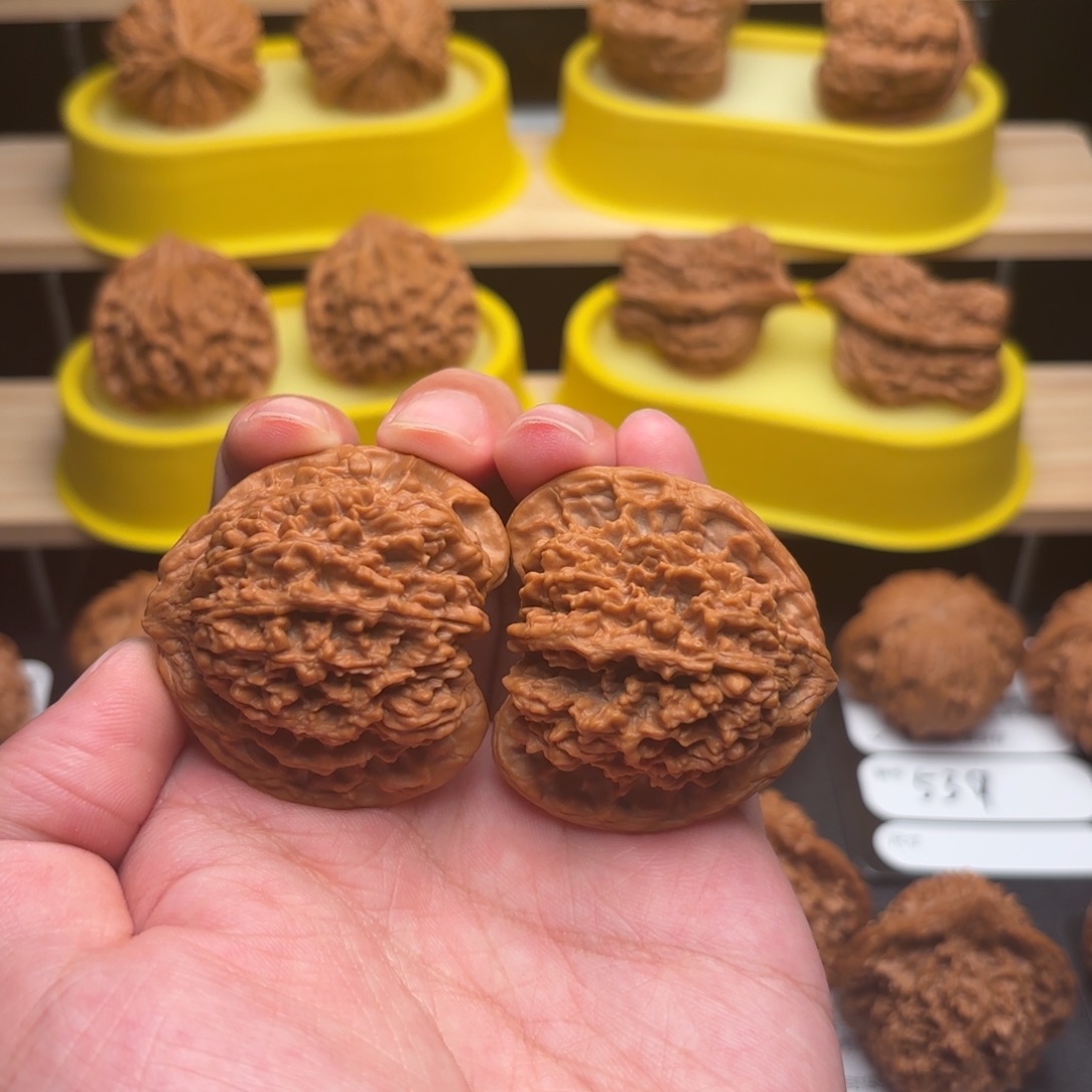 M***,文玩核桃把件45满天星553