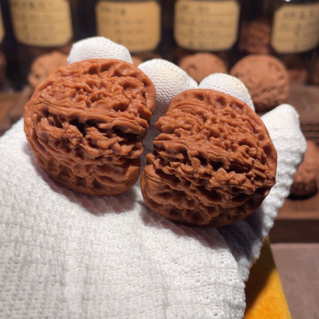 文玩核桃把件44三角疆