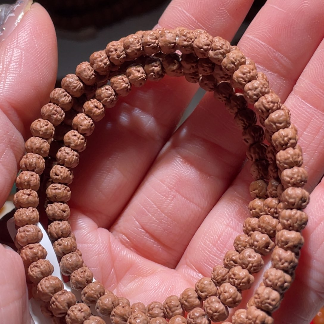 独***待金刚菩提吊坠原桩佛手4+