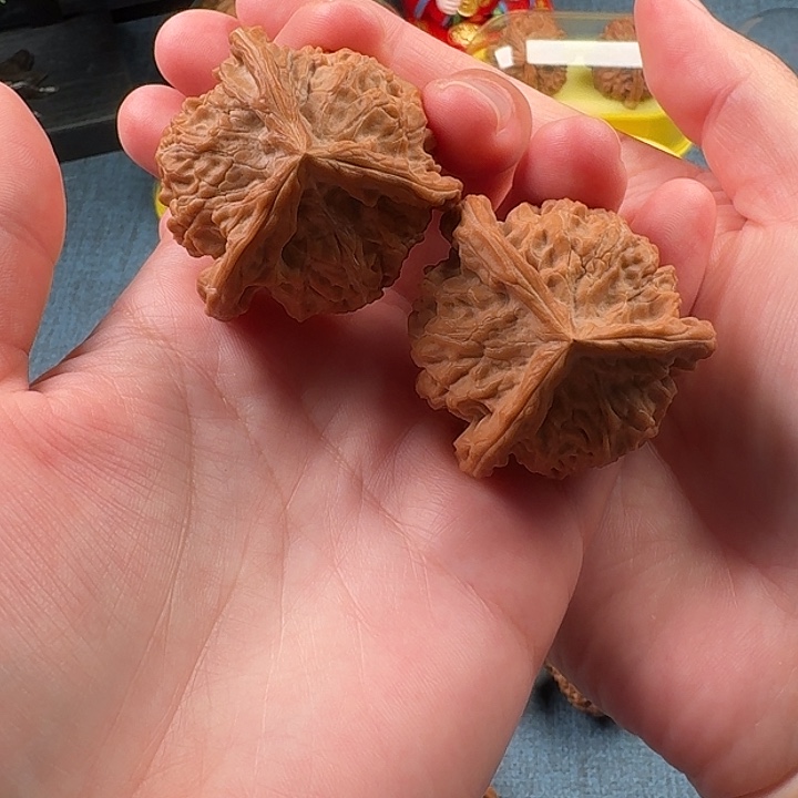 把件文玩核桃盘山三棱43毕业奔