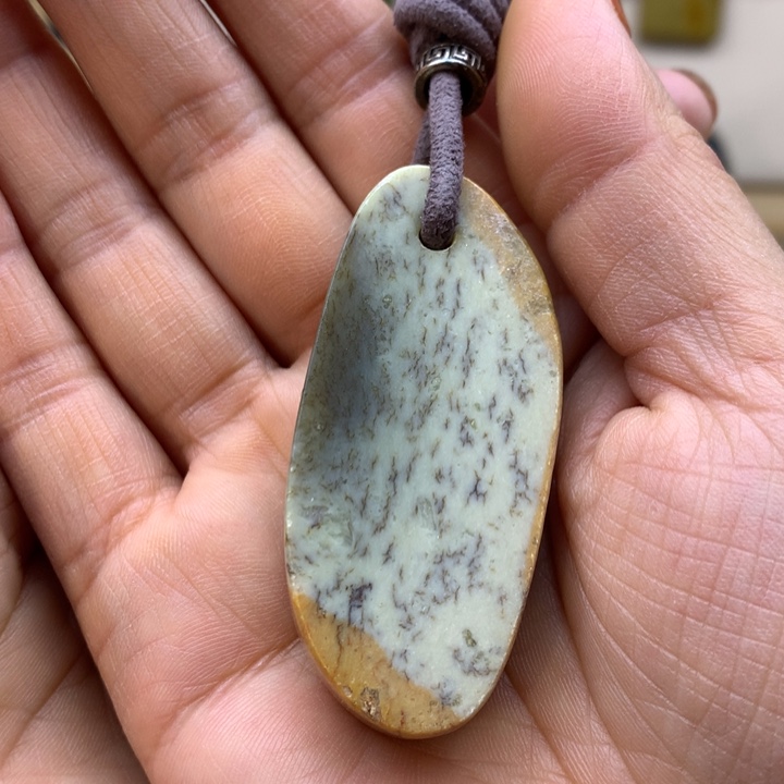 【闪购商品】岫岩河磨玉（透闪石质玉）未镶嵌吊坠