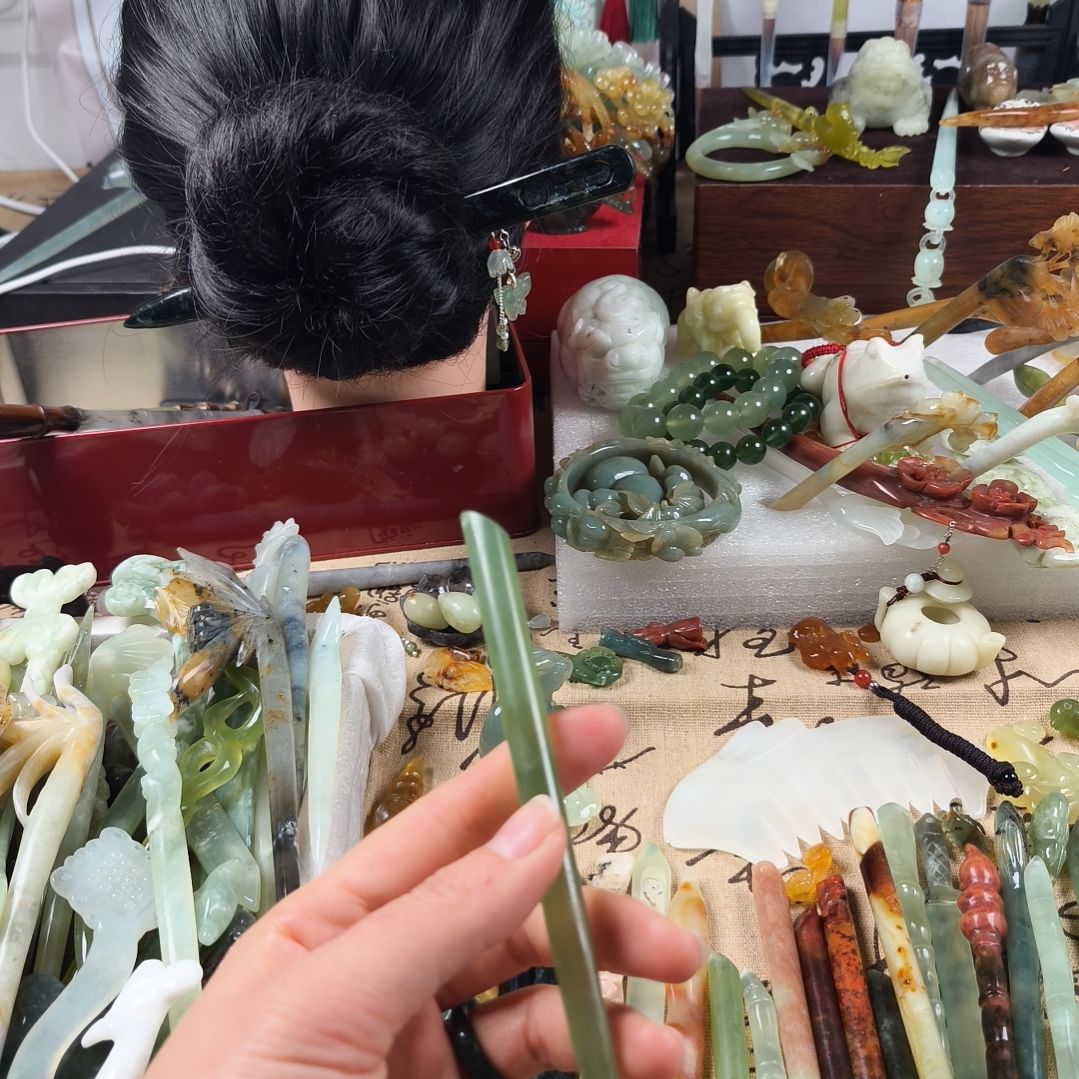 蛇纹石玉发饰合金