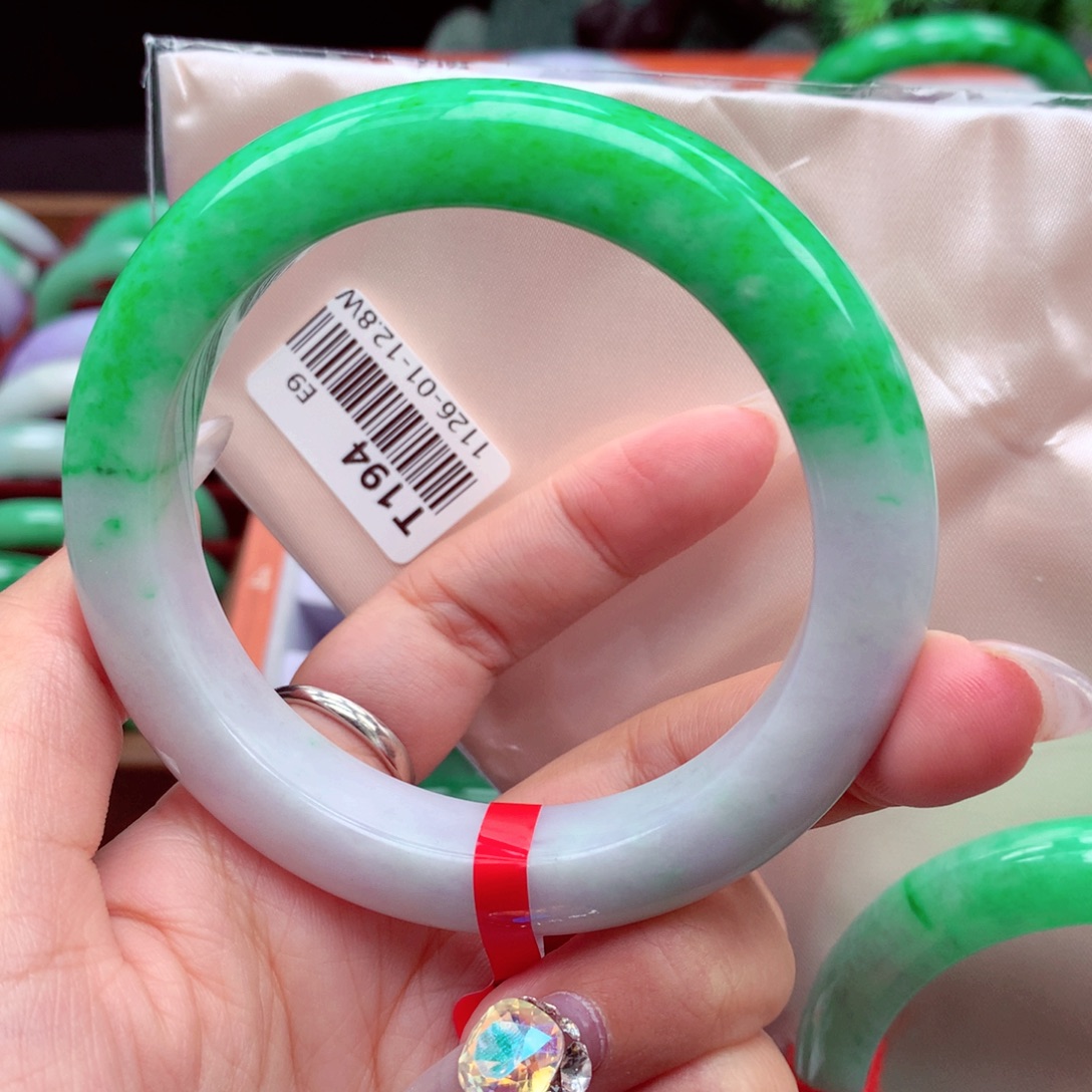 翡翠未镶嵌手镯翡翠