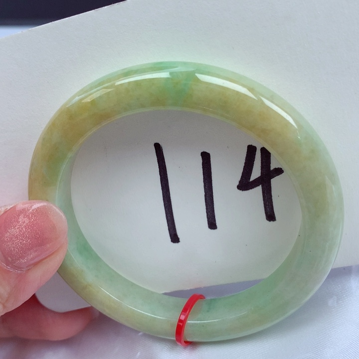 翡翠手镯未镶嵌翡翠