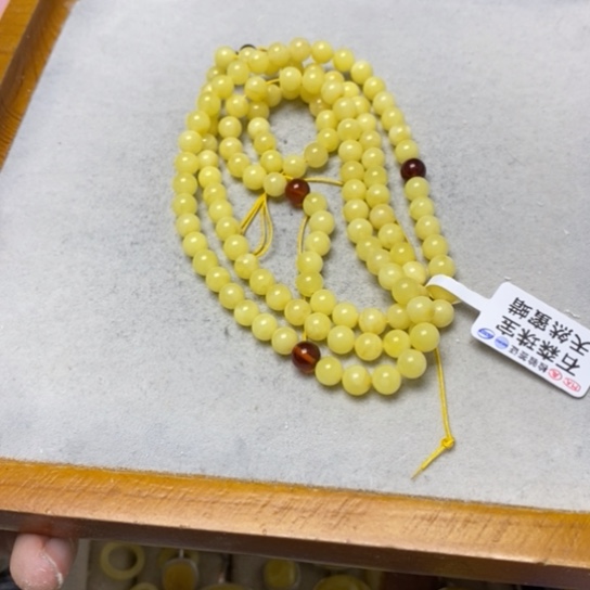 蜜蜡裸石未镶嵌串