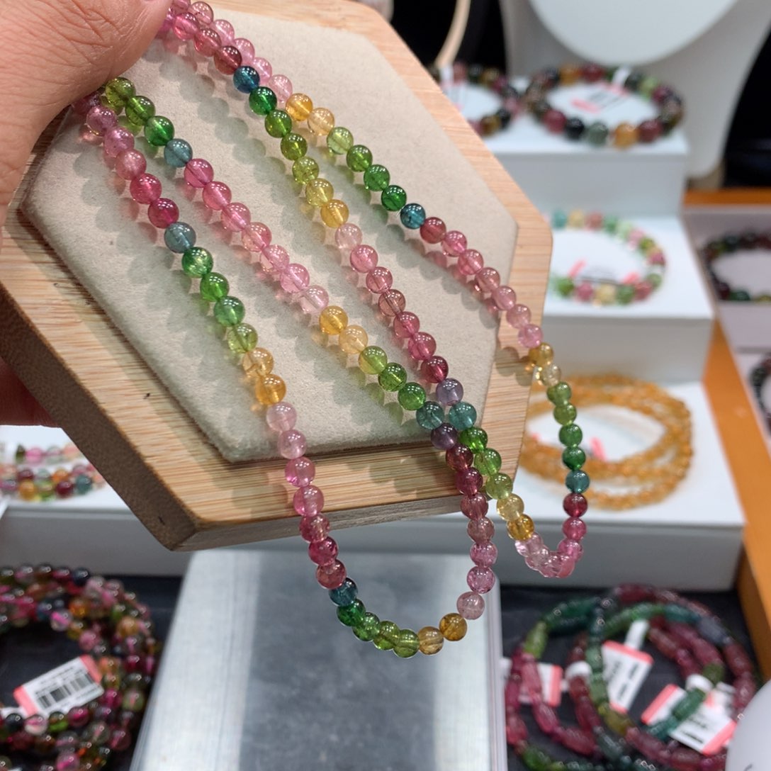 碧玺手链未镶嵌     4.7mm。    