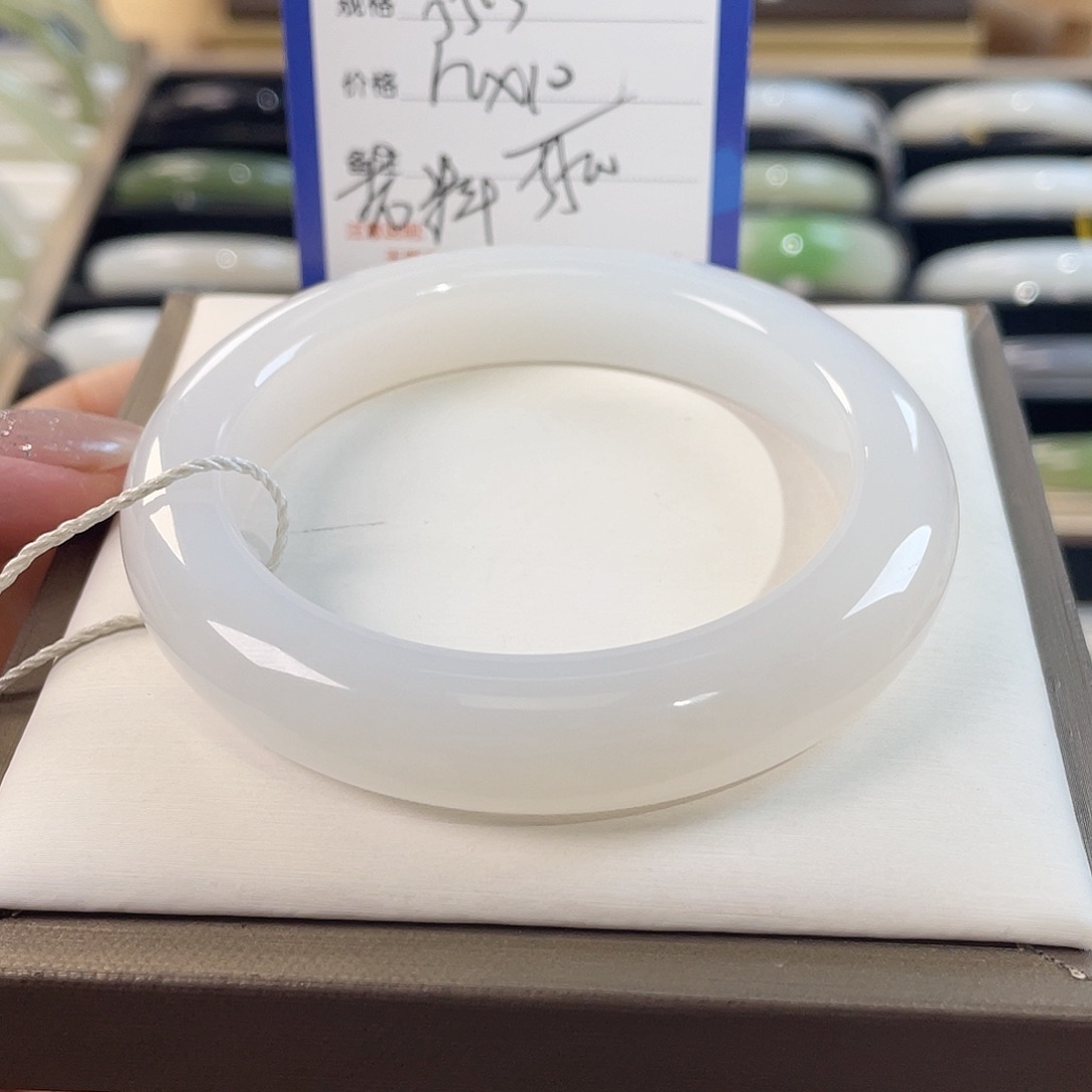 和田玉未镶嵌手镯老料