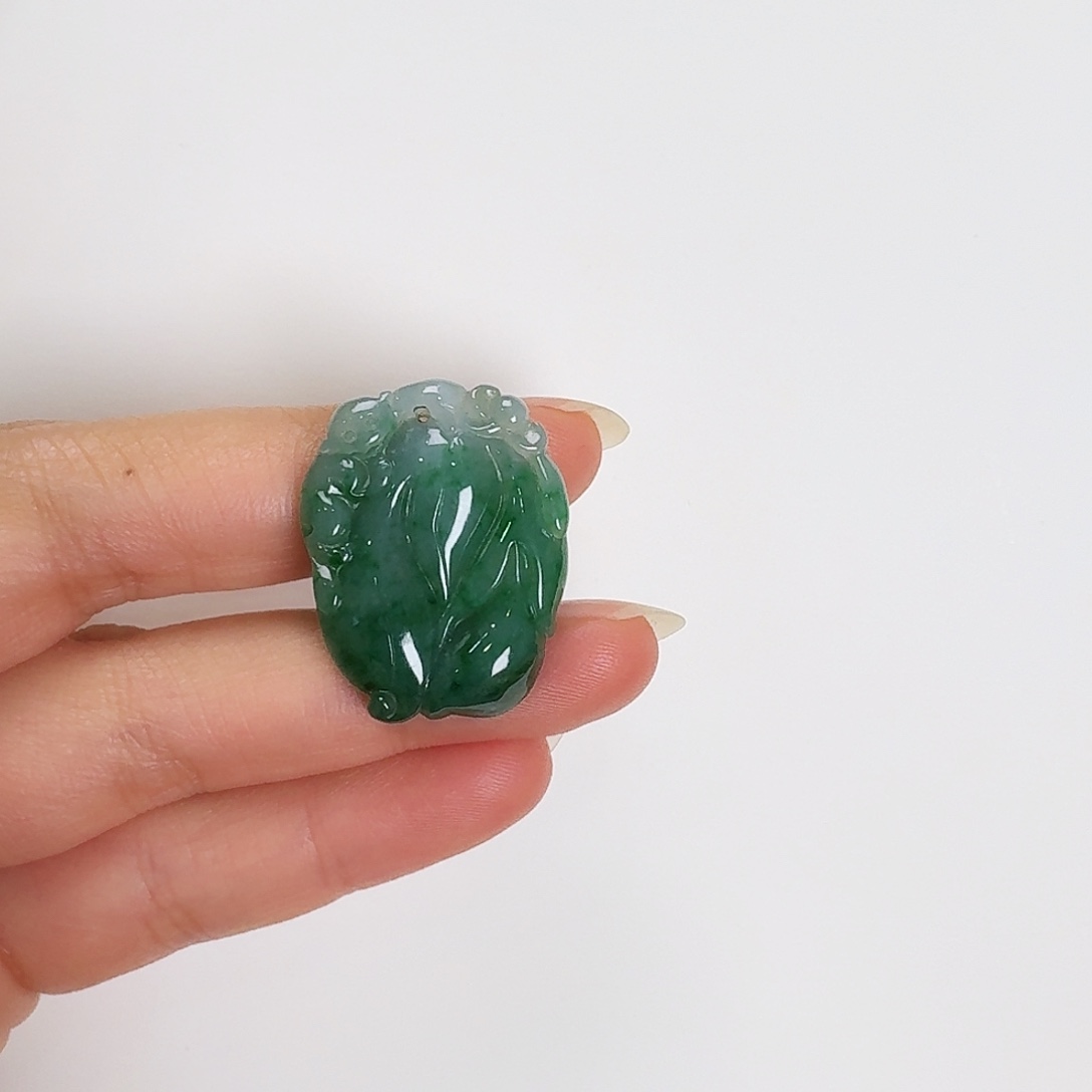 翡翠颈饰未镶嵌白菜吊坠