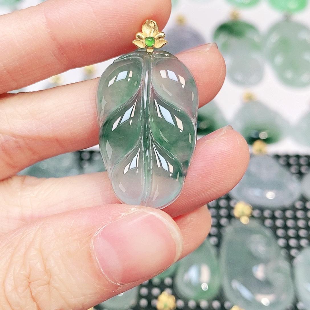 翡翠18K金镶嵌颈饰