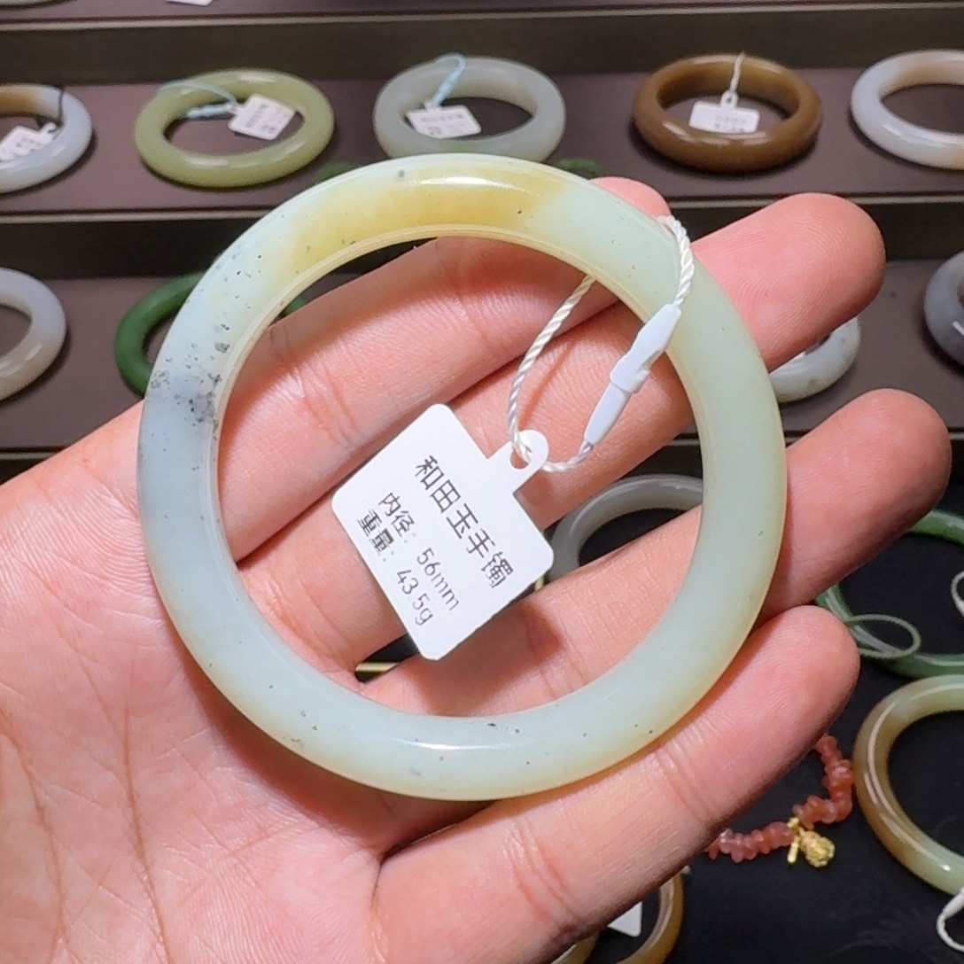 和田玉手镯未镶嵌56mm