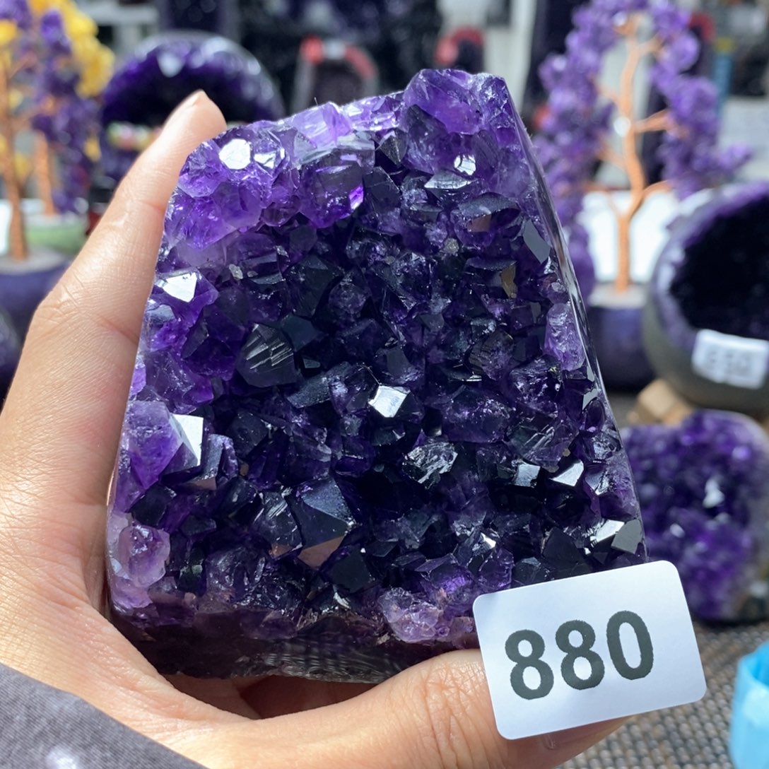 紫晶未镶嵌大型摆件（非配饰）