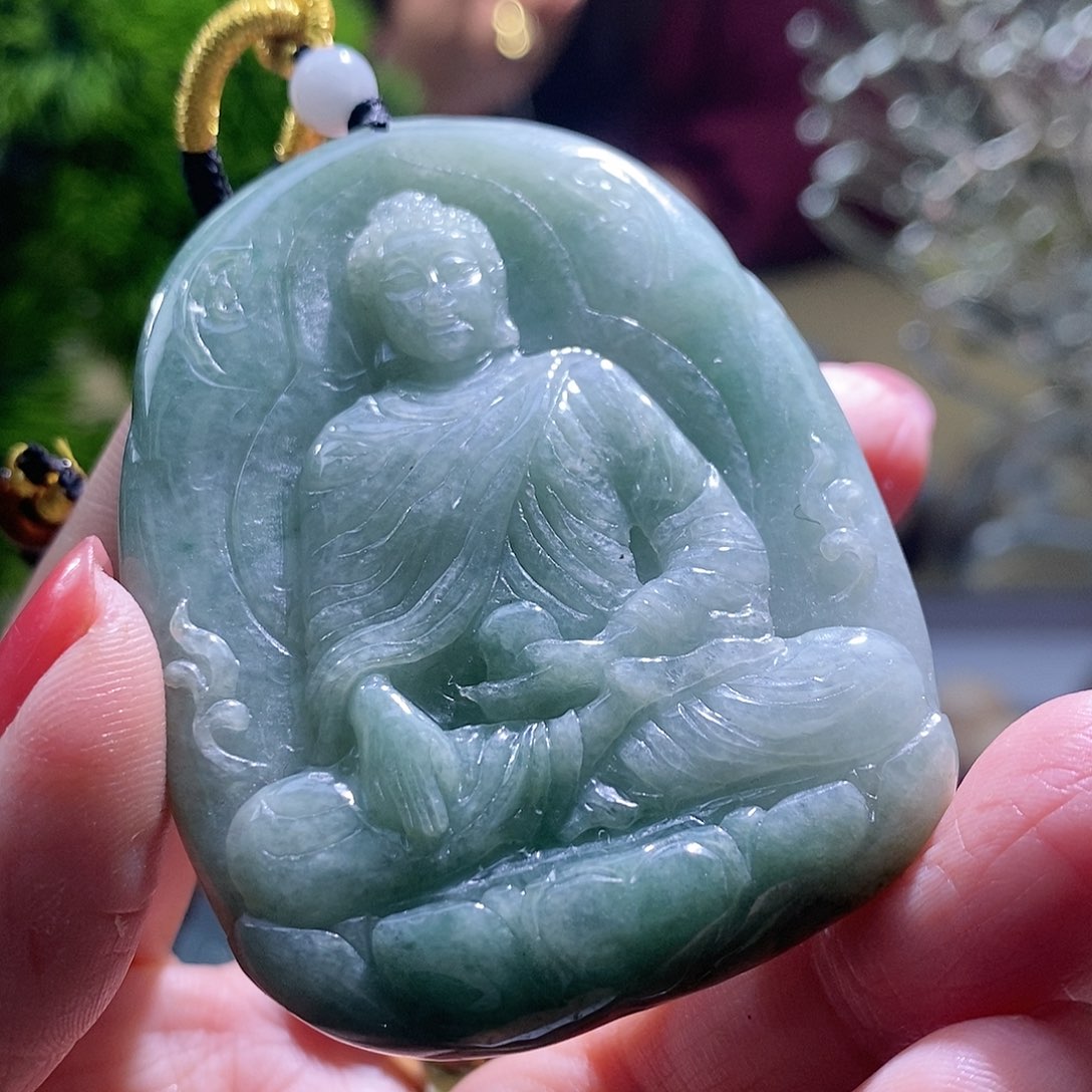 【闪购商品】翡翠未镶嵌颈饰大日