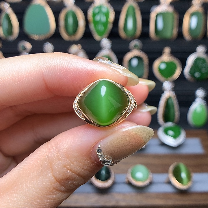 和田玉首饰18K金镶嵌