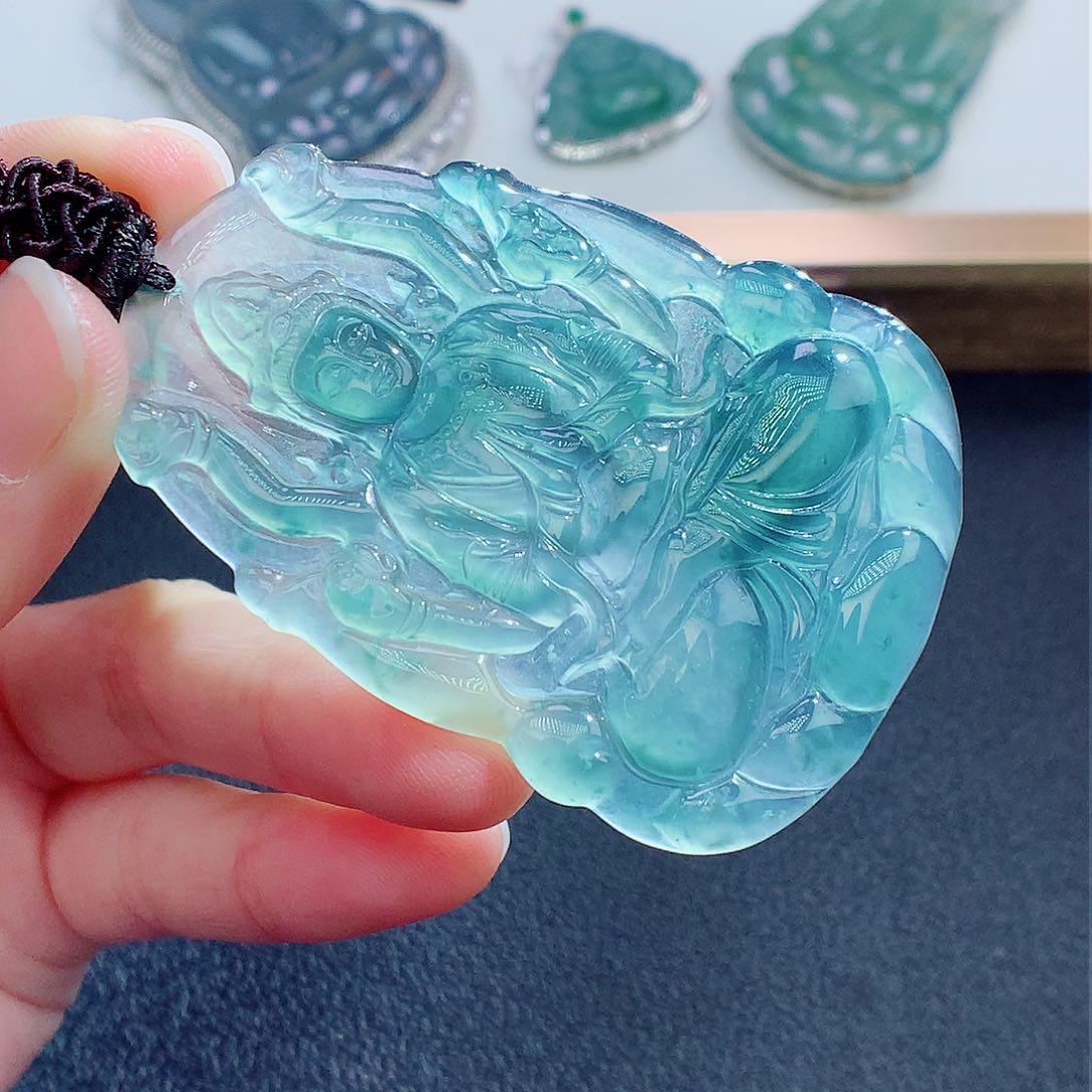 翡翠颈饰未镶嵌翡翠