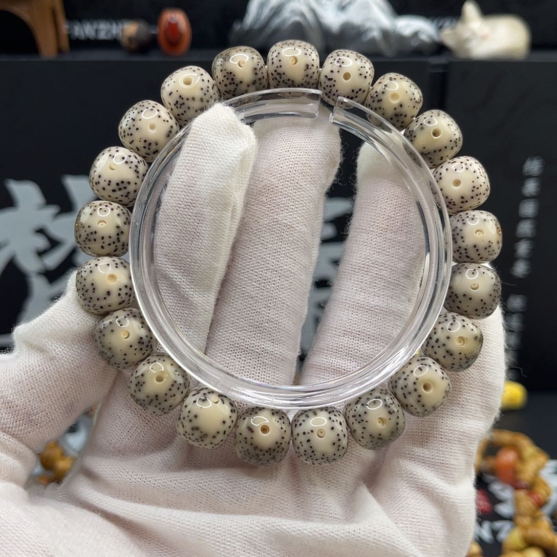 多****手串星月菩提石玉黄金瞳11×10双留白高抛