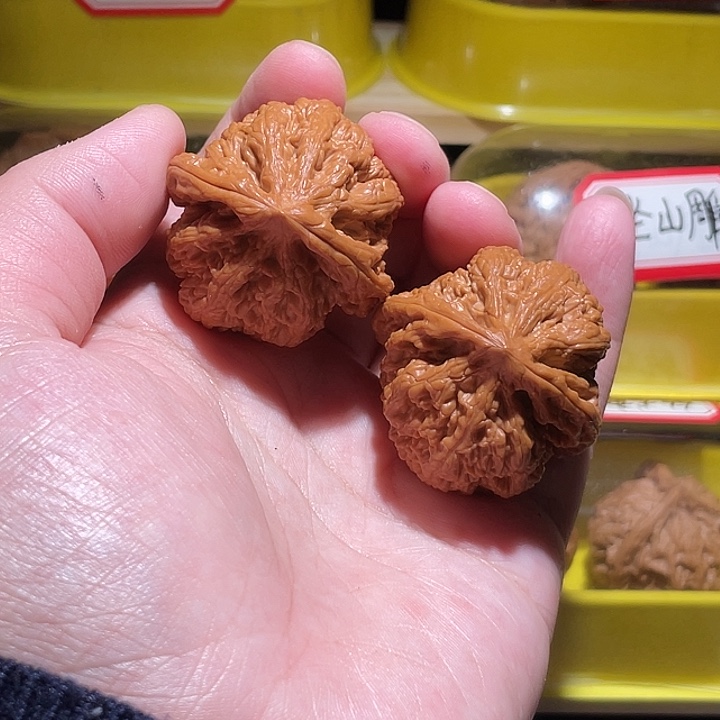 文玩核桃把件3.9粗筋