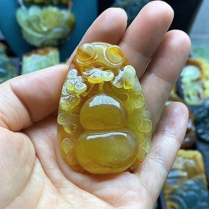 蛇纹石玉未镶嵌挂件