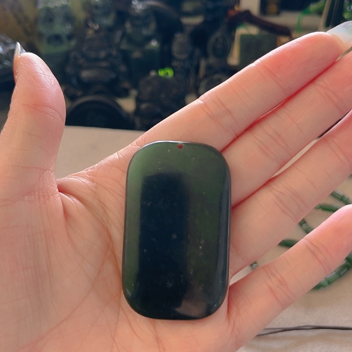 幸***云蛇纹石玉未镶嵌颈饰