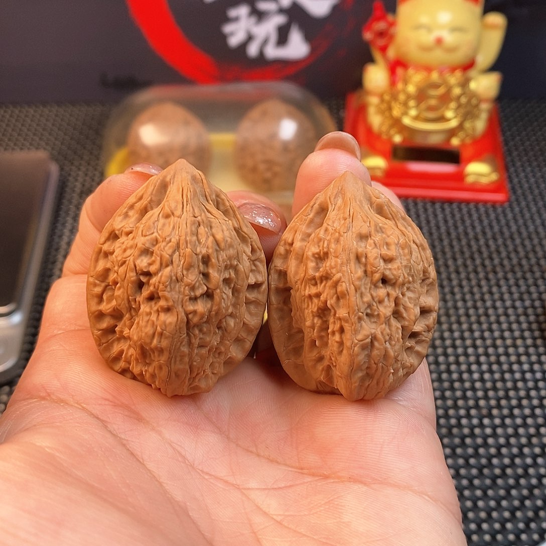 文玩核桃吊坠33尺鸭蛋鸡心全品