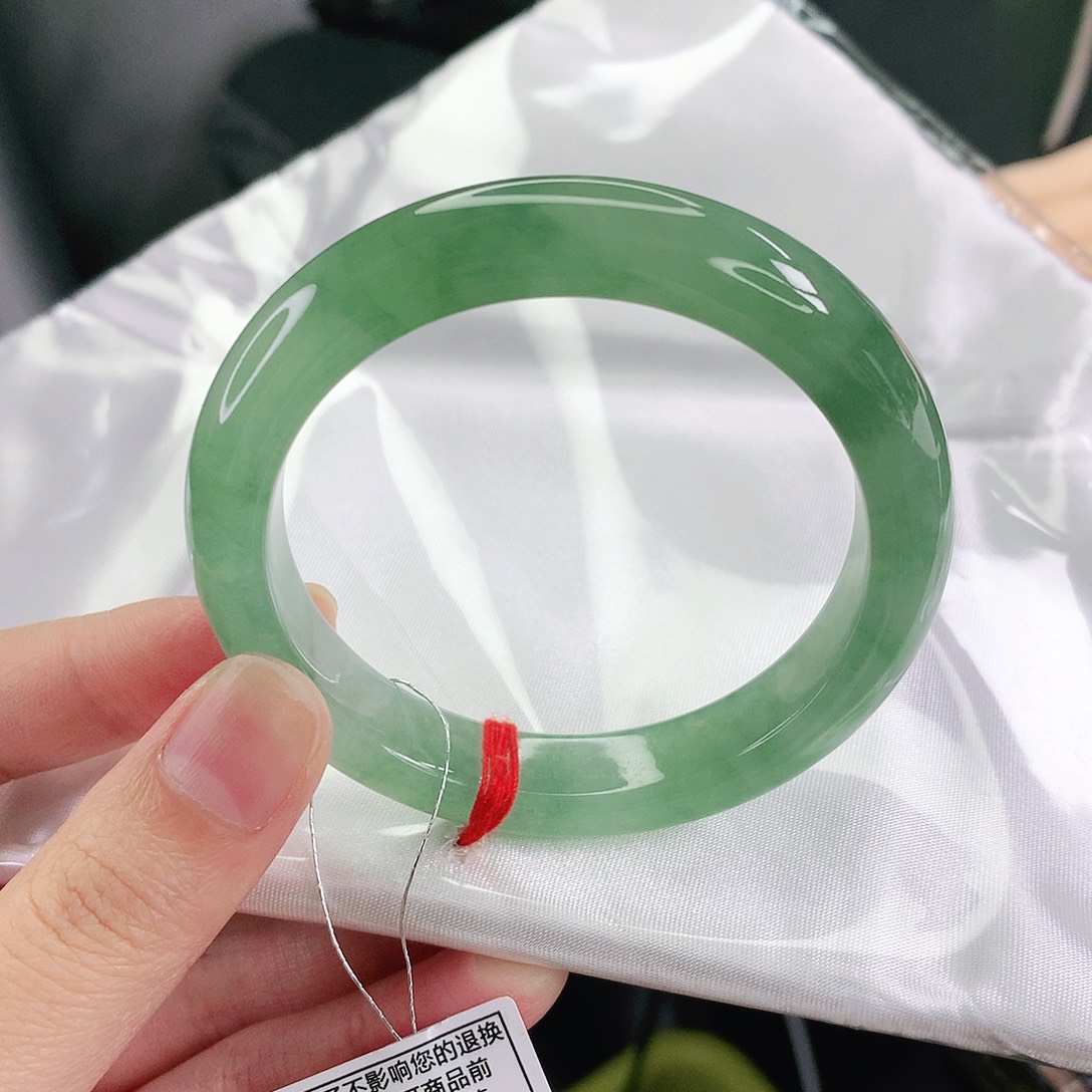 翡翠未镶嵌手镯50圈